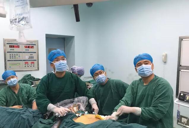 竖起大拇指!菏泽市立医院完成首台腔镜甲状腺微创手术