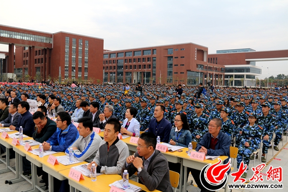 张鹏 孔祥申 见习记者 张楠)今天上午,齐鲁工业大学菏泽校区建成