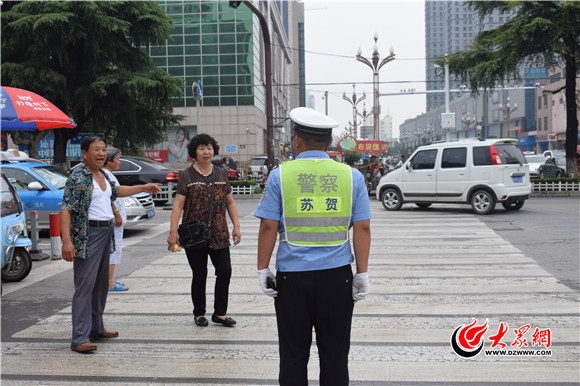 行人和非机动车闯红灯将被抓拍 菏泽交警