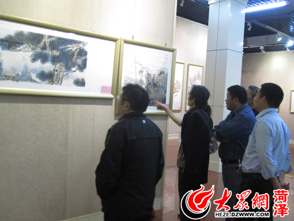 曹州书画院五一书画展"大师云集" 市民争相参观