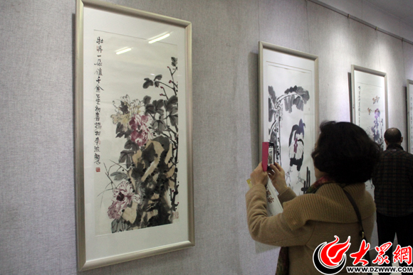 李波花鸟画巡回展走进菏泽 牡丹作品雍容吐香