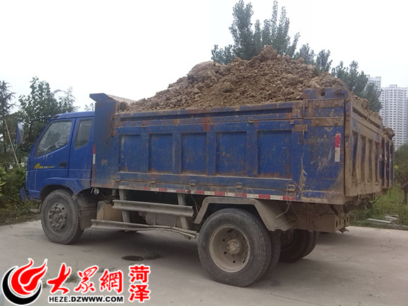 菏泽重点治理中小型渣土车 违规工地同样受罚