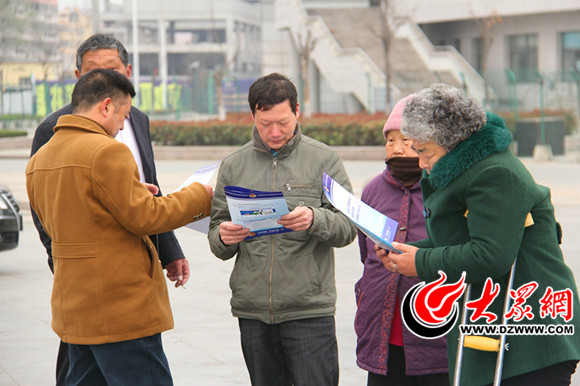 流动人口服务管理标语_莱西警方 面对面 开展流动人口服务管理宣传周(3)