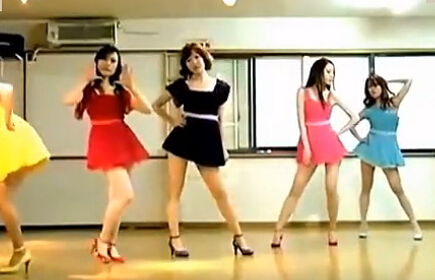 韩国卖萌美女舞团舞蹈室自拍热舞