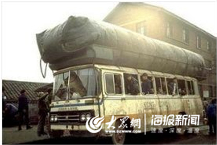 50年代公交车上煤气包图片